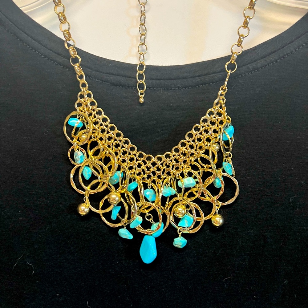 Costume necklace -  Listing is for necklace only.